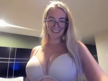 webcam girl mariah95 today image #212266