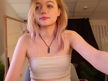 webcam girl just_mia_ today image #4093936