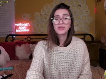 webcam girl daydreamur_gurl today image #594819
