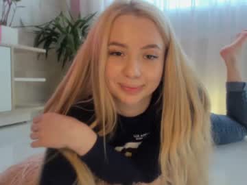 webcam girl meryfoxxx today image #3796221