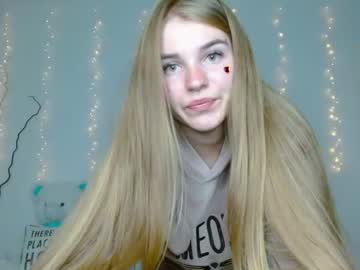 webcam girl little__cherrry today image #2474460