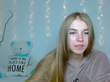 webcam girl little__cherrry today image #2475328