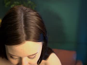 webcam girl ella_knockers_xl today image #1321851