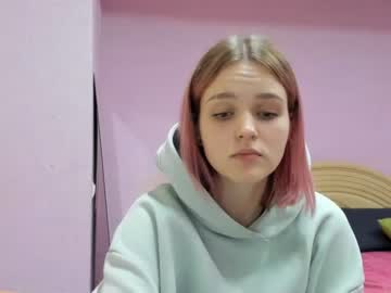 webcam girl rozmari_n today image #131127