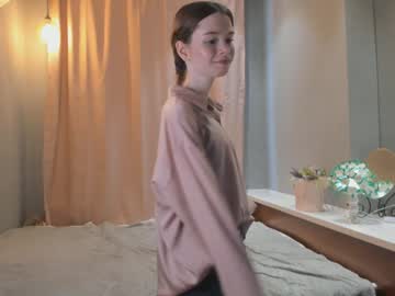 webcam girl elenecouch today image #4028077