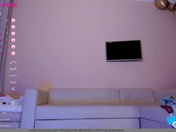 webcam girl hollyextra today image #3696944