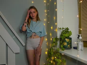 webcam girl vulpiones today image #3973664