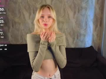 webcam girl alodiedarbyshire today image #4084346