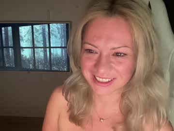 webcam girl kiradivine today image #2538261