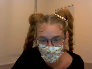 webcam girl heyyitspeachesss today image #2441891