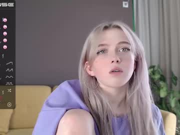 webcam girl small_blondee today image #1580091