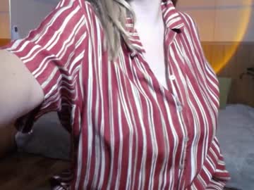 webcam girl royalboobs today image #577762
