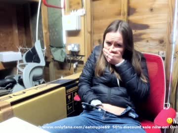 webcam girl eatmypie69 today image #998930