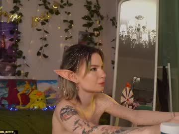 webcam girl glorikitty today image #2172346