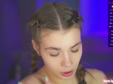 webcam girl hoolybunny today image #3124982