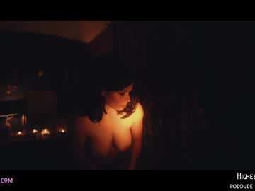 webcam girl lucieoude_ today image #1433037