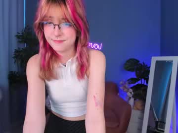 webcam girl over__thinking today image #4003575