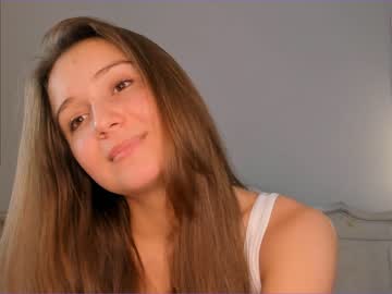 webcam girl brendiekira today image #2036928