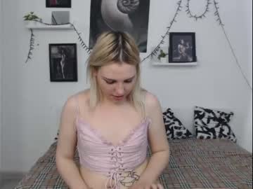 webcam girl janecrys today image #2045973