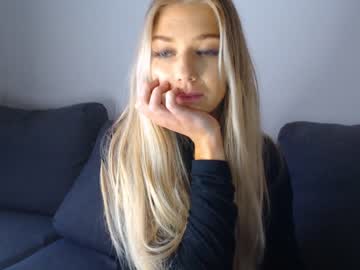 webcam girl pervyblonde today image #1243392