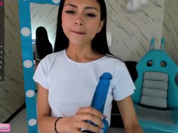 webcam girl sweet_littleee today image #2255005