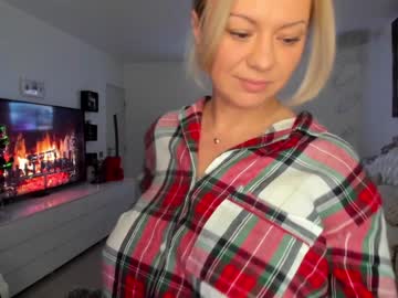 webcam girl kiradivine today image #627307