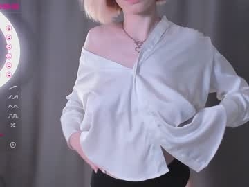 webcam girl whitee_angel today image #3447587