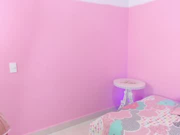webcam girl little_effy18 today image #2150836