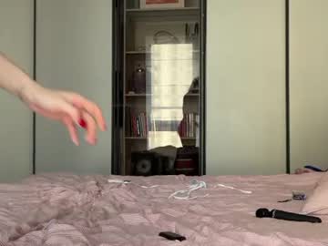 webcam girl megan_myersss today image #10479
