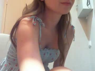 webcam girl momentbeforedown today image #2776439