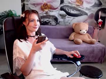 webcam girl jennycutey today image #1836943
