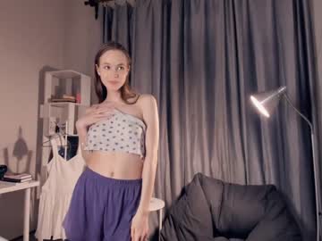 webcam girl loveeonlovee today image #3996423