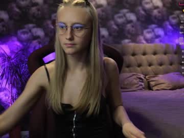 webcam girl angeellina today image #3828410