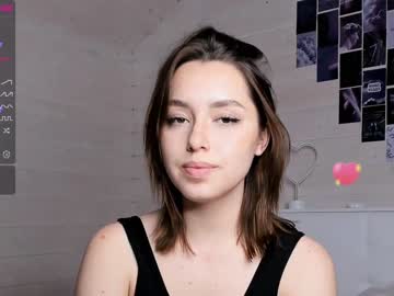 webcam girl darling_kira today image #2935340