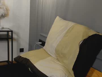 webcam girl tia__moon today image #3553009