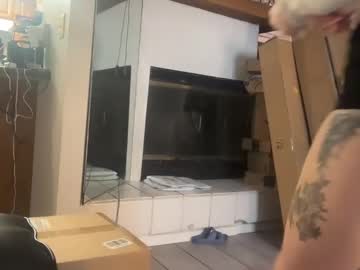 webcam couple nickjo526314 today image #4041633