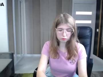 webcam girl annie_lil today image #241