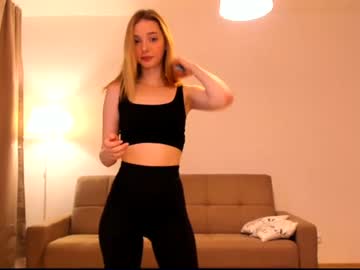 webcam girl olli_ver today image #2958393