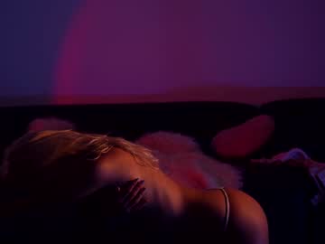 webcam girl peach_me today image #1326351