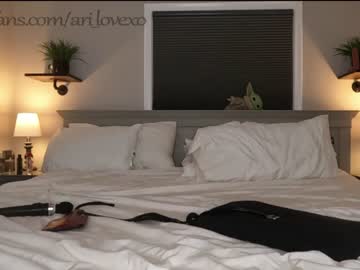 webcam couple ari_lovexo today image #3856899