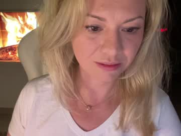 webcam girl kiradivine today image #2859635