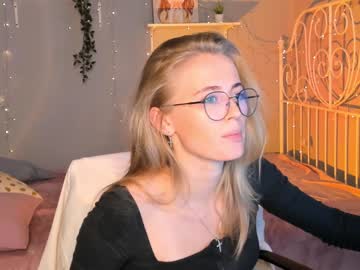 webcam girl linellali today image #2470262