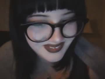 webcam girl lottiepoppie today image #3989945