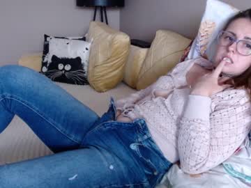 webcam girl juicy_peach88 today image #1019790
