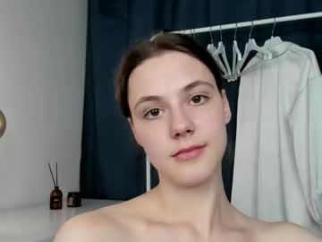 webcam girl _hellsbells_ today image #4017402