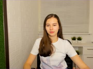 webcam girl carolineprise today image #660346