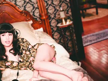 webcam girl ingennui today image #426968