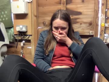 webcam girl eatmypie69 today image #1702871