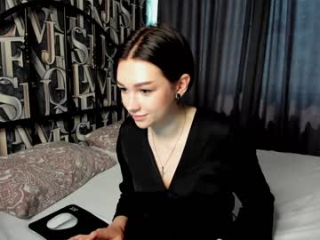 webcam girl carolyn_white today image #1686910